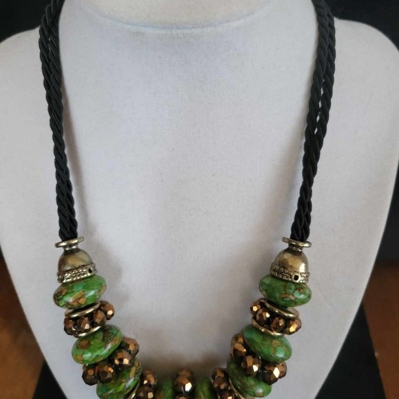 Stunning corded vintage necklace~ Copper beads with green turquoise stone - Picture 7 of 7